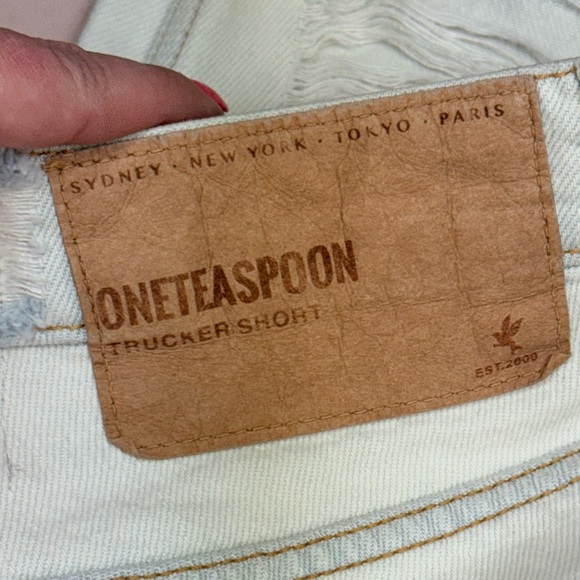One Teaspoon Longline Trucker Denim Shorts, Size 26, NWT, White Ripped Shorts - Picture 4 of 13